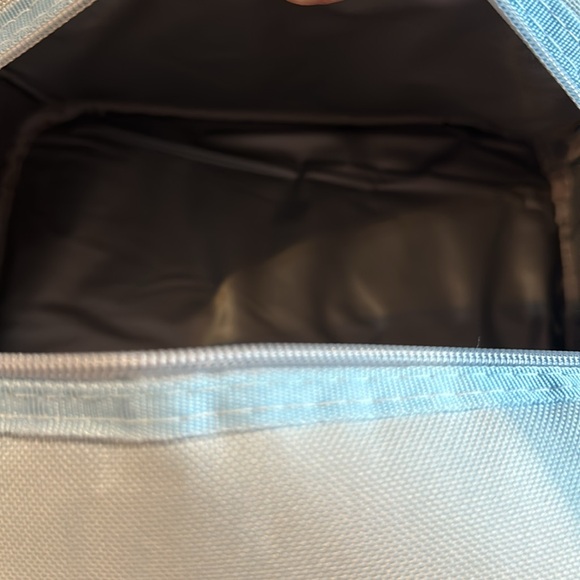 Brand new with tags Mikko Blue Lunch bag. Licensed and insulated - Picture 4 of 4